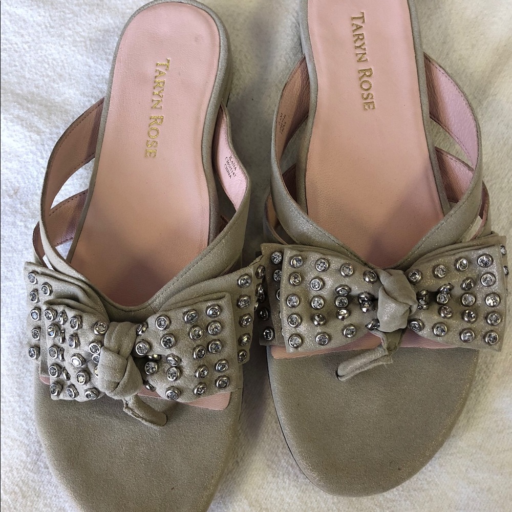Taryn Rose LT Tan Size 8 sandal.